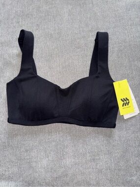 All in Motion Light Support
Black Sports Bra